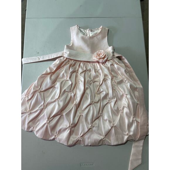 Lot of 7 Girl’s Dresses, Sized 4-8, assorted brands. Mint condition - Picture 4 of 7